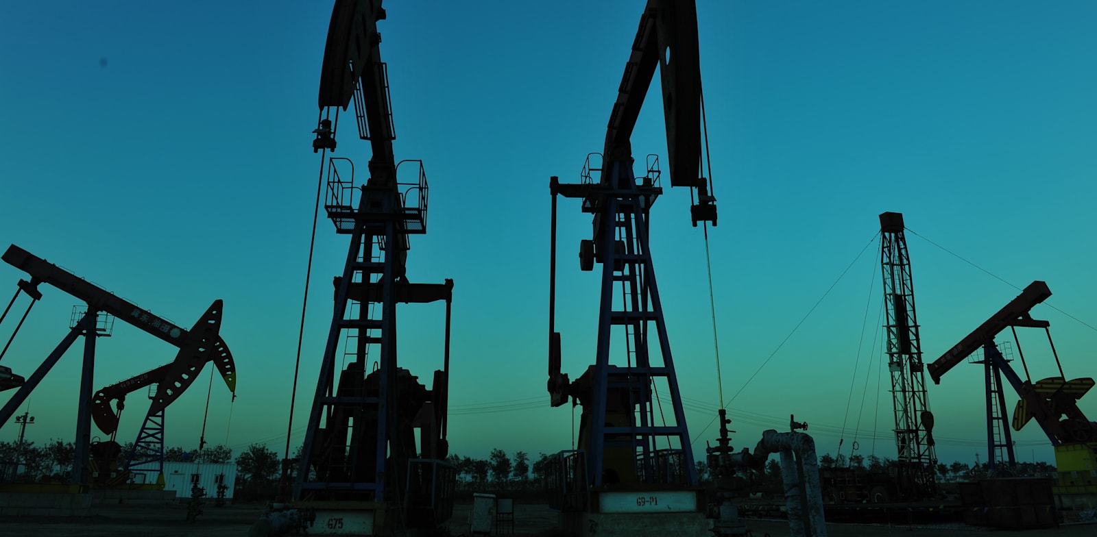 "הפקת נפט / צילום: Shutterstock, QiuJu Song"