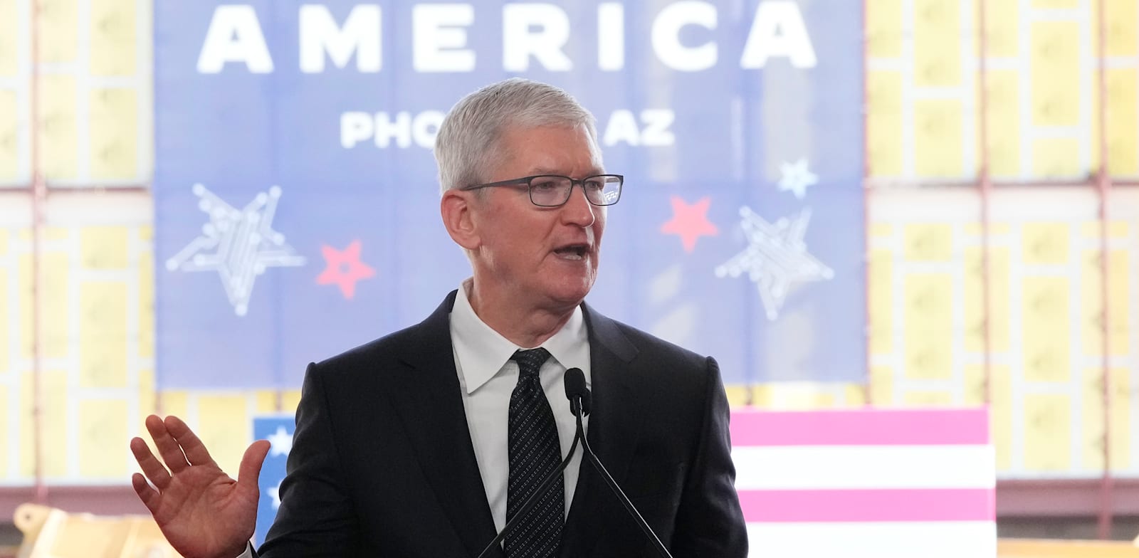 "טים קוק, מנכ''ל אפל / צילום: Associated Press, Ross D. Franklin"