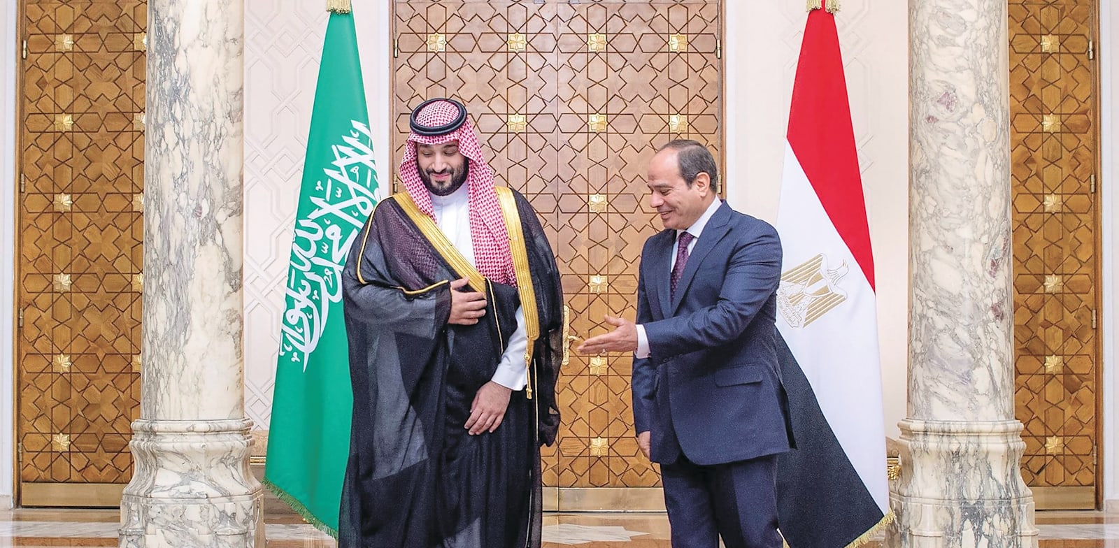 "עבד אל־פתאח א־סיסי ומוחמד בן סלמאן / צילום: Reuters, Balkis Press/ABACA"