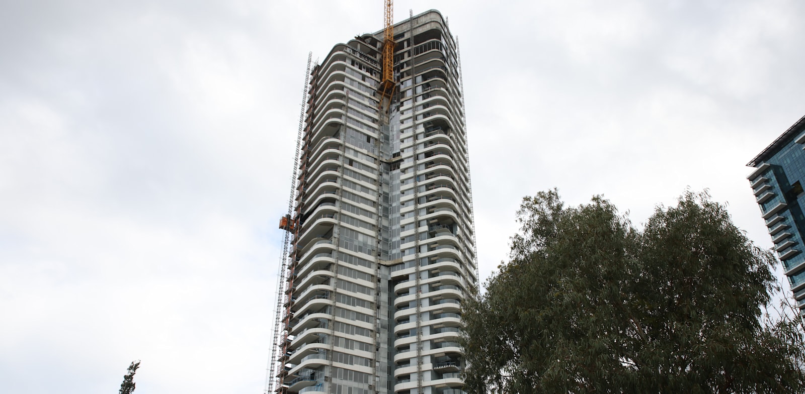 "מגדל בראשית בשיכון בבלי בתל אביב / צילום: כדיה לוי"