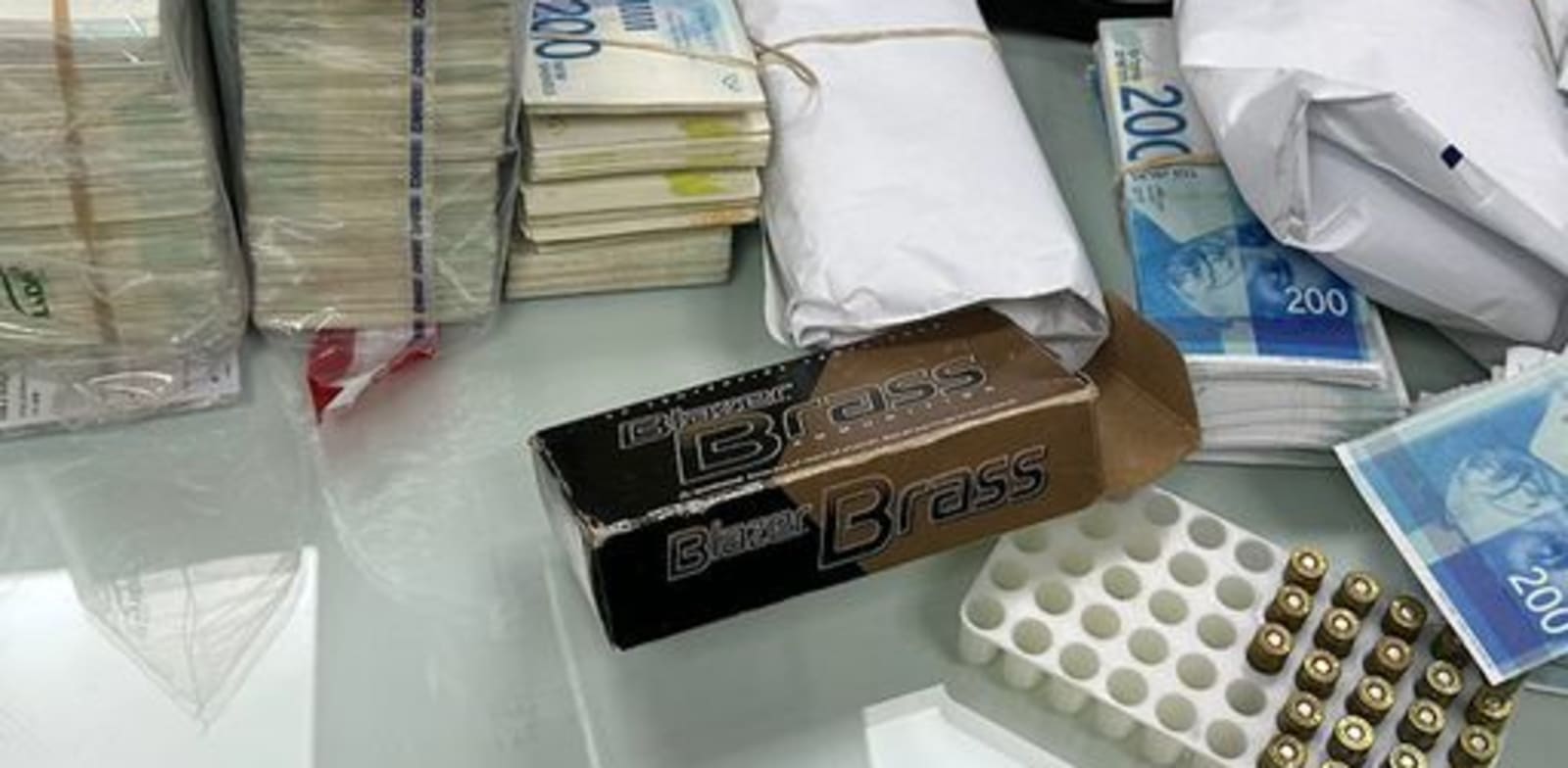 "הפשיטה על ארגון הפשיעה אבו לטיף / צילום: דוברות המשטרה"