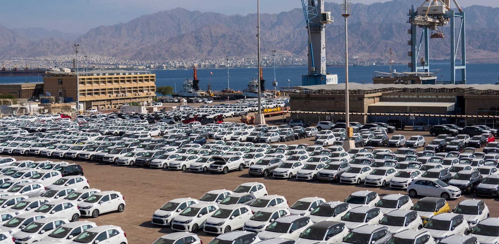 "יבוא כלי רכב לנמל אילת / צילום: Shutterstock"