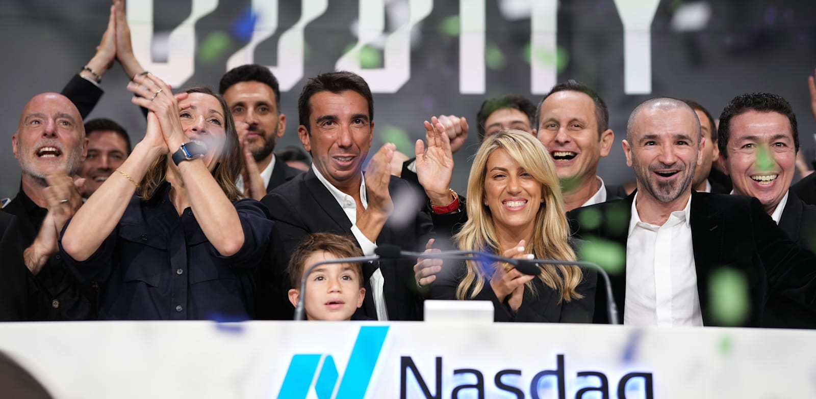 הנהלת ODDITY, חברת האם של IL MAKIAGE, פותחת את המסחר בנאסד''ק בניו יורק לרגל הנפקתה לראשונה לציבור / צילום: 2023 Nasdaq, Inc. / Vanja Savic