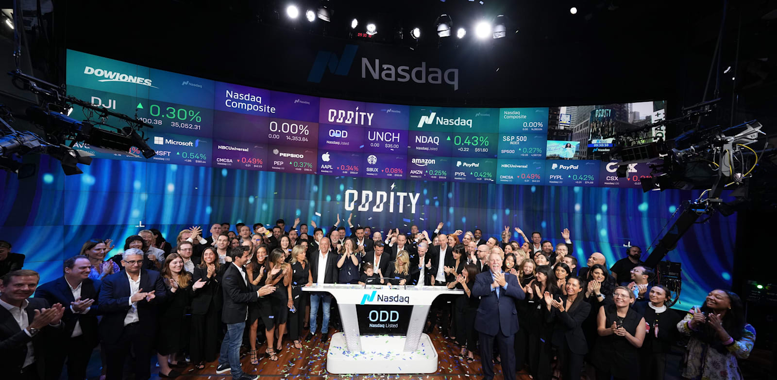 הנהלת ODDITY, חברת-האם של IL MAKIAGE, פותחת את המסחר בנאסד''ק בניו יורק לרגל הנפקתה / צילום: 2023 Nasdaq, Inc. / Vanja Savic