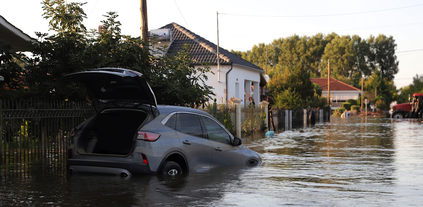 הצפות ביוון בשל הסופה דניאל / צילום: Associated Press, Vaggelis Kousioras