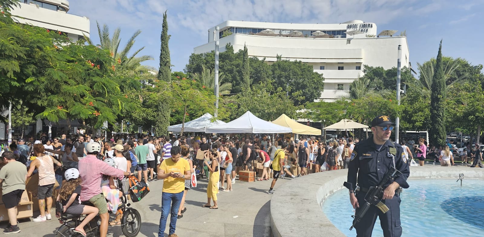 החמל האזרחי לאיסוף תרומות בכיכר דיזינגוף / צילום: באדיבות עיריית תל אביב יפו