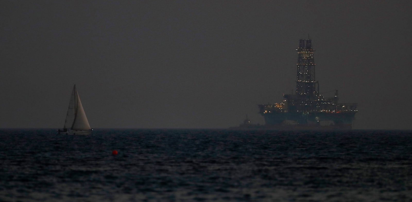 אסדת קידוח גז בחופי קפריסין / צילום: ap, Petros Karadjias