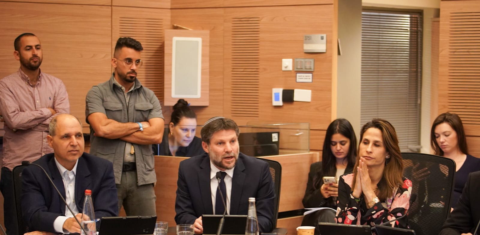 שר האוצר סמוטריץ' בדיון ועדת הכספים, היום / צילום: דני שם טוב, דוברות הכנסת