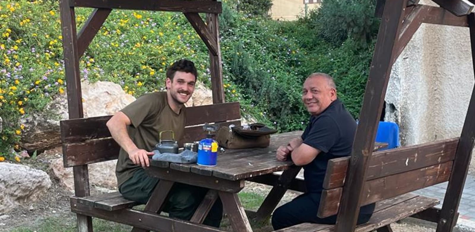 גל איזנקוט ז''ל עם אביו / צילום: באדיבות המשפחה