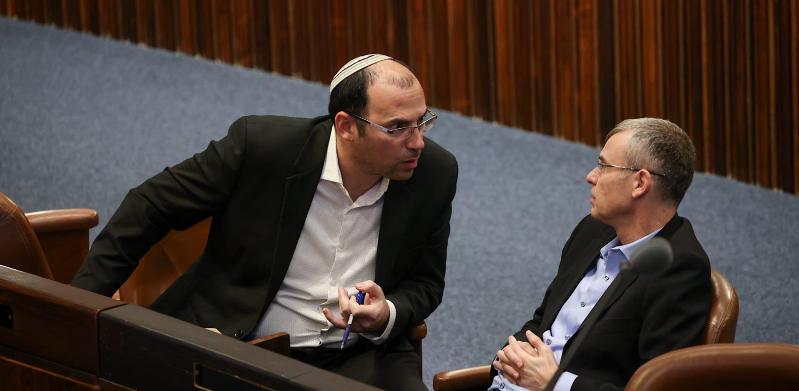 "שר המשפטים יריב לוין ויו"ר ועדת החוקה שמחה רוטמן / צילום: נועם מושקוביץ', דוברות הכנסת"