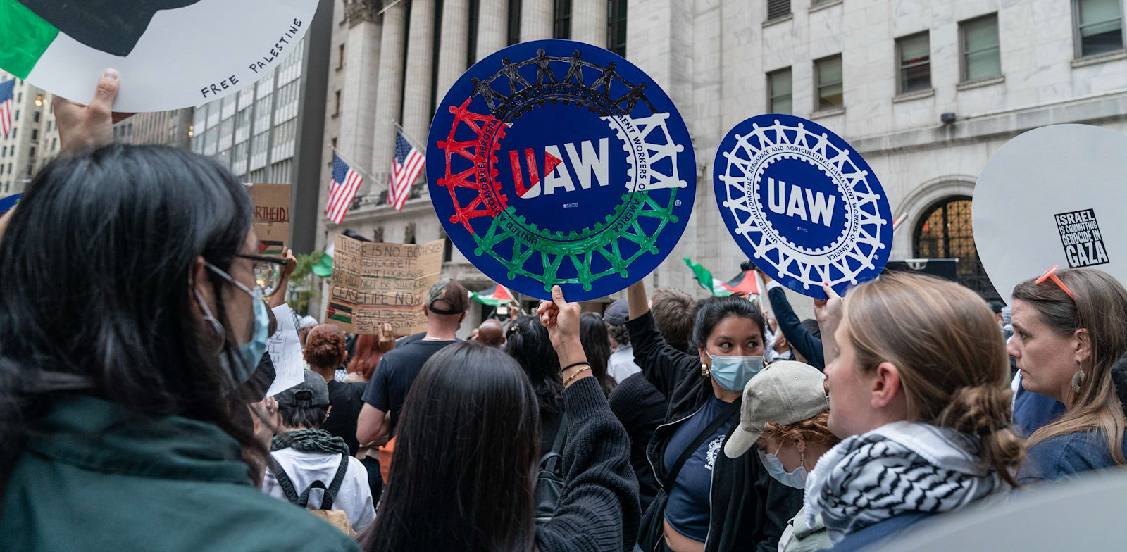 חברי ארגון עובדי הרכב האמריקאי (UAW) בהפגנה פרו־פלסטינית בניו־יורק / צילום: Reuters, Lev Radi