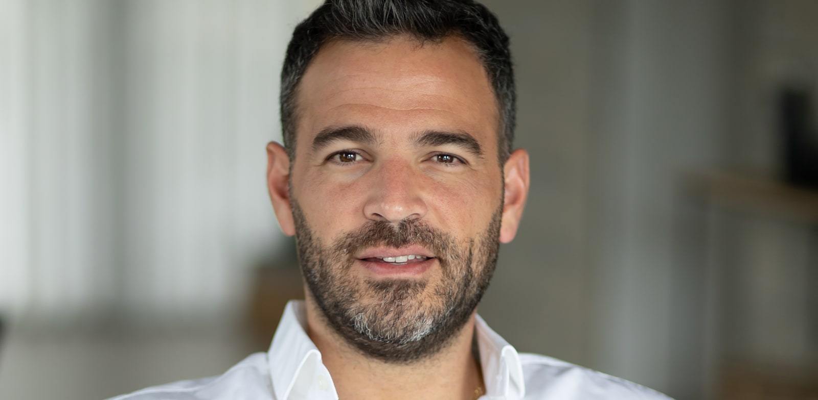 "גיא עזרא, מועדון 1824 / צילום: תום בייגל"