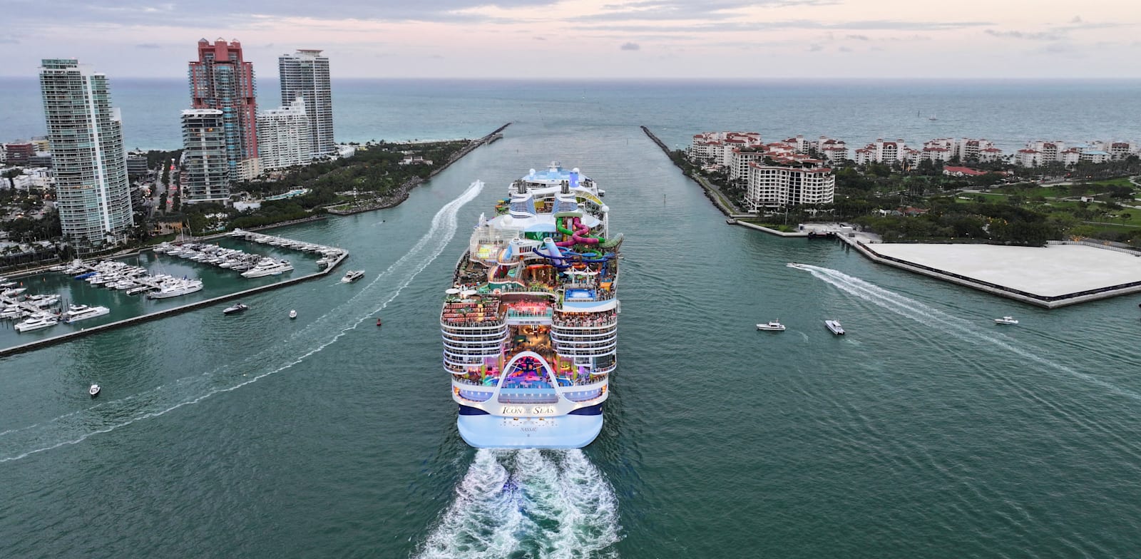 "אוניית התענוגות הגדולה ביותר בעולם Icon of the Seas / צילום: Reuters"