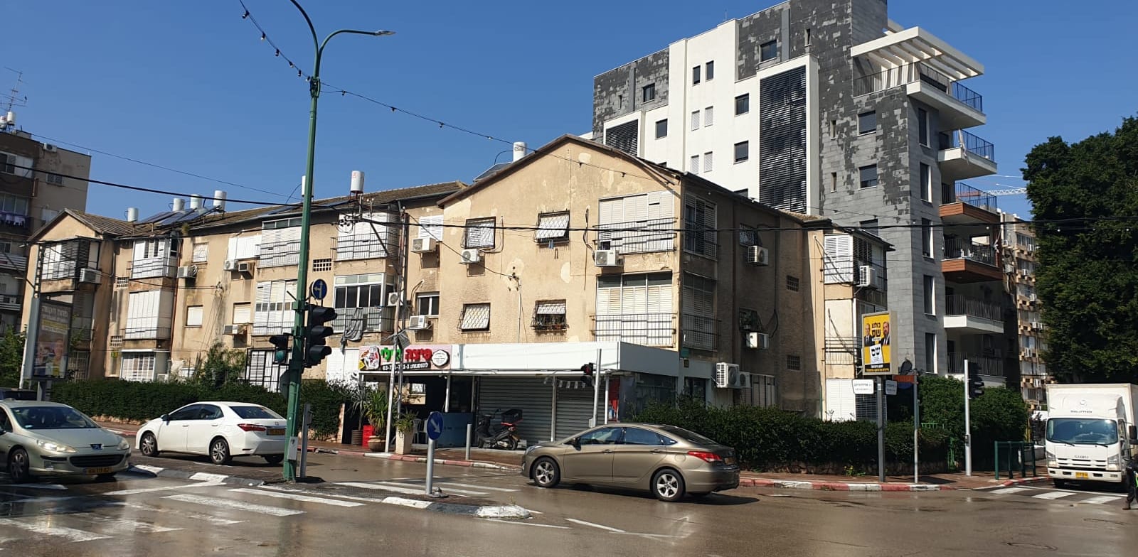 הבניין בארלוזורוב 2 פתח תקווה / צילום: אלה לוי וינריב