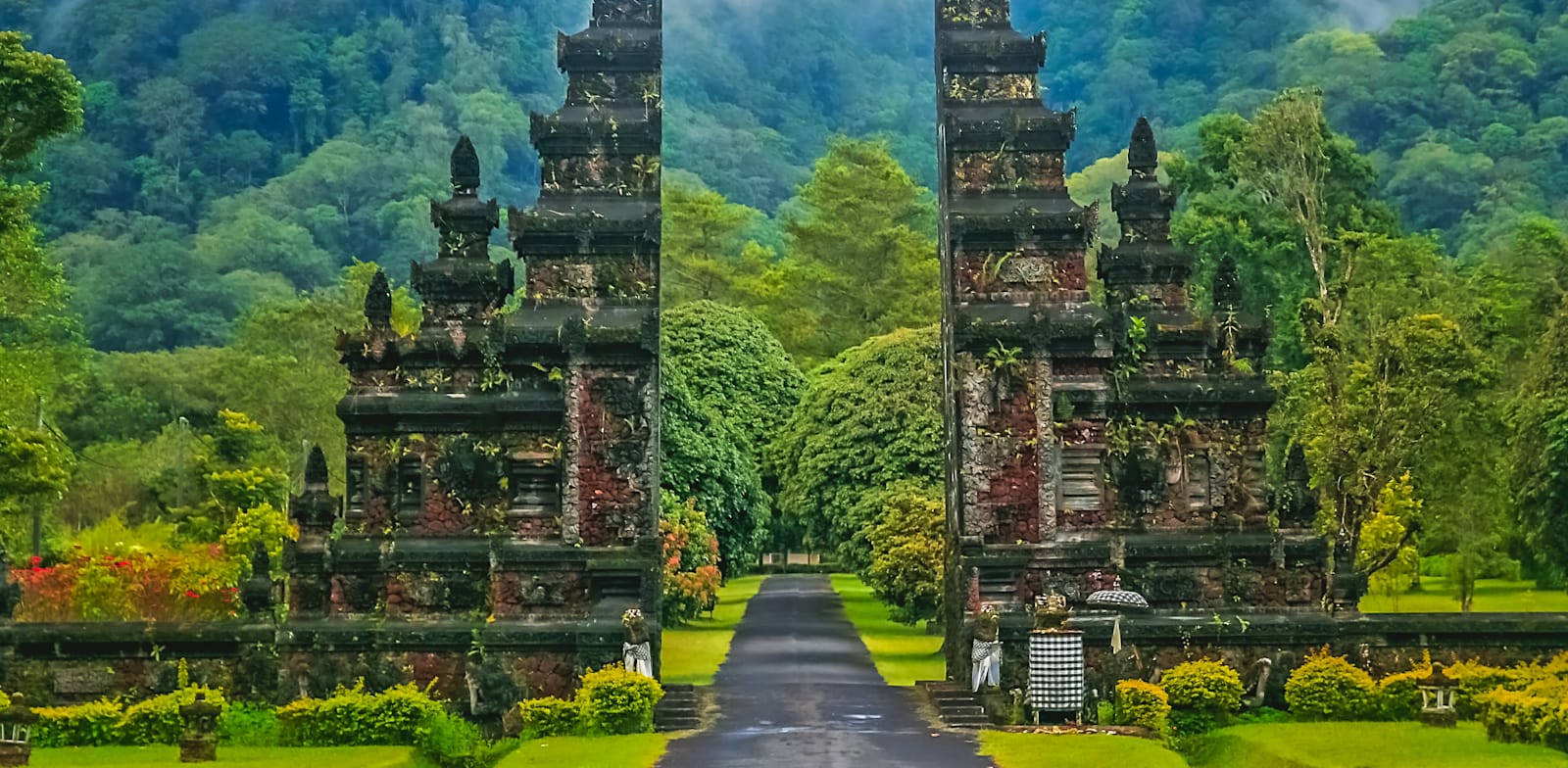 "מקדש הינדי בבאלי, אינדונזיה / צילום: Shutterstock, Pav-Pro Photography Ltd"