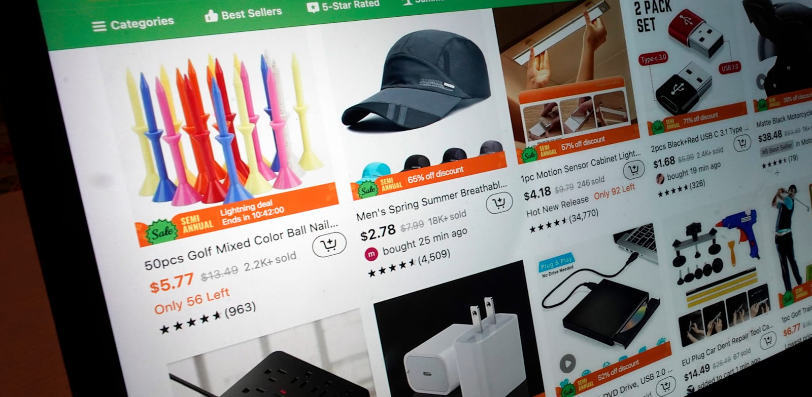 "אתר הקניות הסיני TEMU. כ־450 מיליון מבקרים באפליקציה שלו מדי חודש / צילום: ap, Richard Drew"