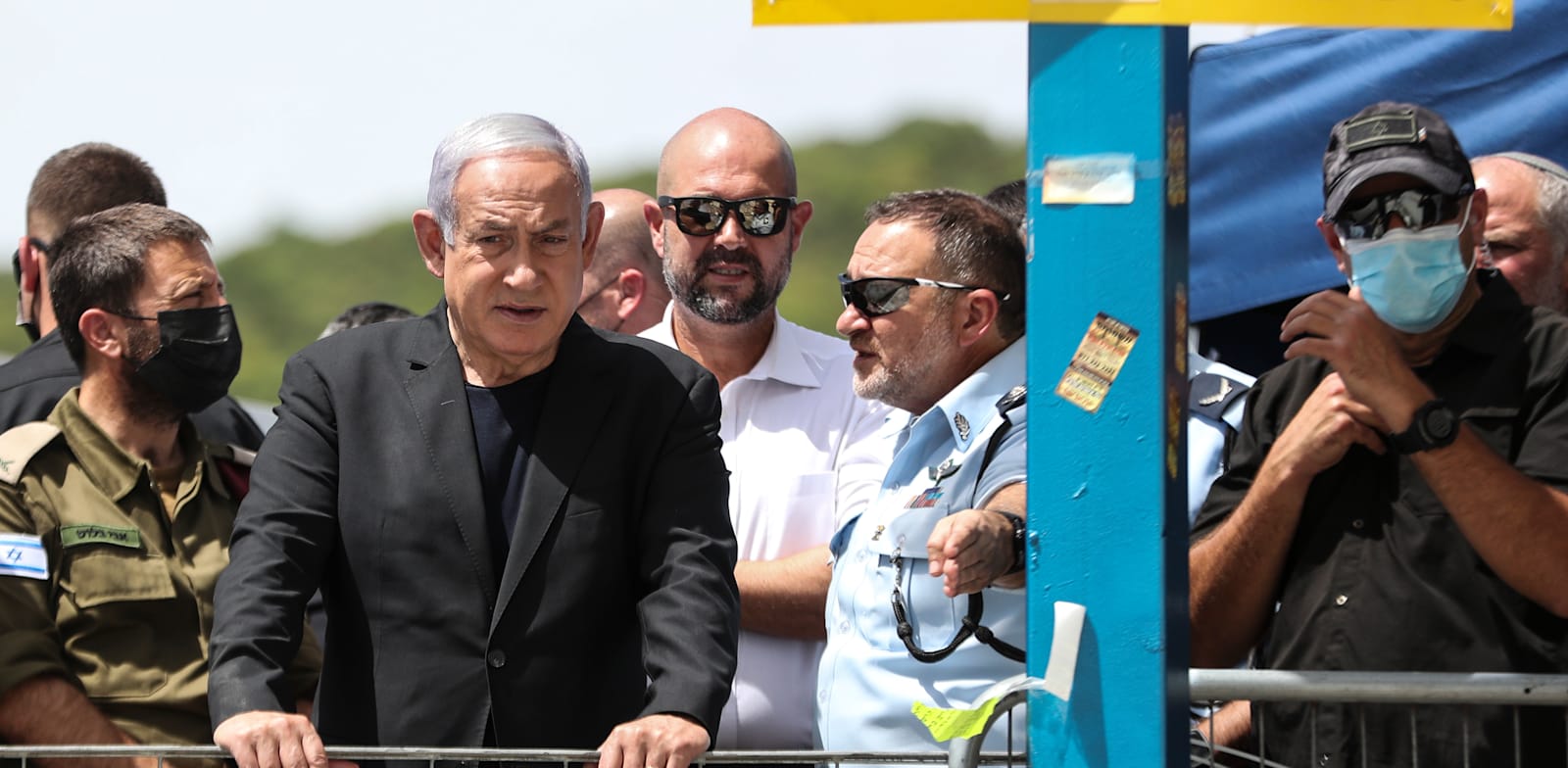 "המפכ''ל קובי שבתאי, השר אמיר אוחנה וראש הממשלה בנימין נתניהו בזירת האסון בהר מירון / צילום: Ronen Zvulun"