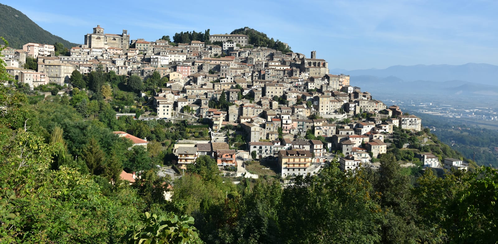 הכפר פטריצ'ה באיטליה. ראש העיר מנסה למכור בתים באירו / צילום: Shutterstock