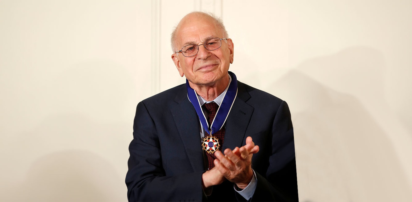 פרופ' דניאל כהנמן מקבל את מדליית החירות היוקרתית בארה''ב, 2013 / צילום: Reuters, Larry Downing