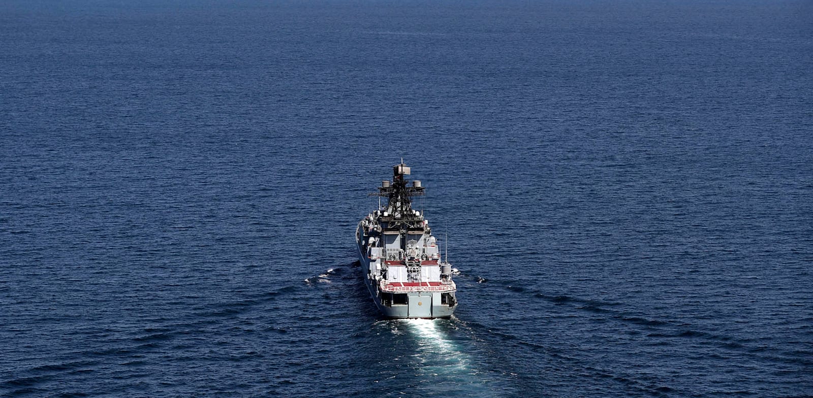 "ספינה צבאית איראנית באוקיינוס ההודי / צילום: Associated Press, ASSOCIATED PRESS"