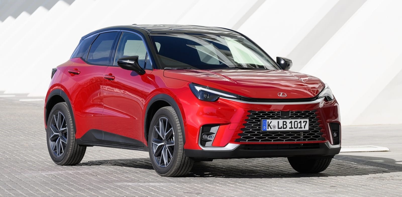 "לקסוס LBX / צילום: יח''צ"