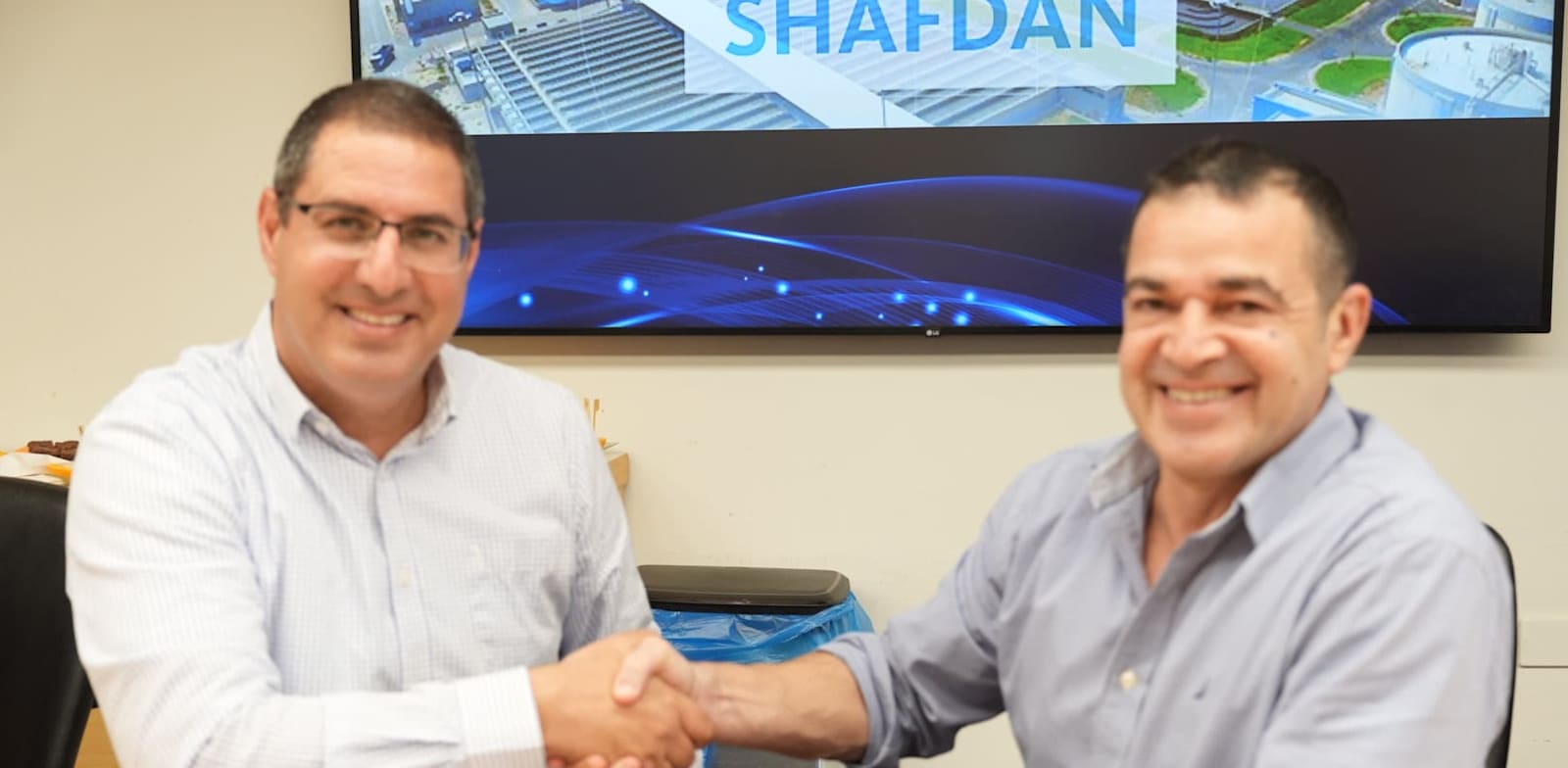 "מנכ''ל מקורות עמית לנג ומנכ''ל איגודן דודו מחלב / צילום: מקורות"