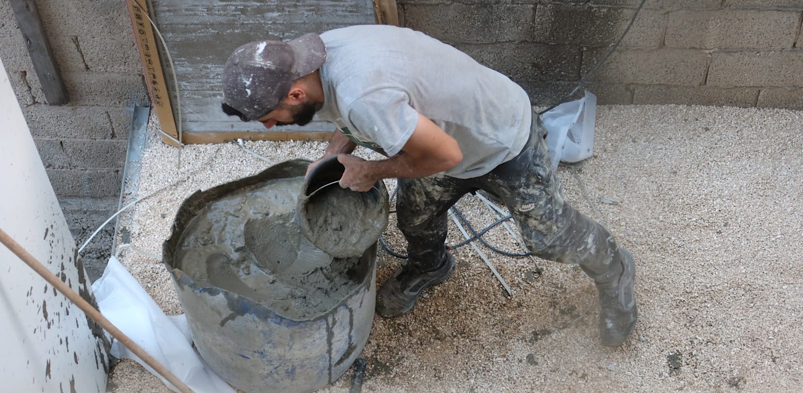 "בענף הבנייה נרשמת מצוקת עובדים ניכרת / צילום: Shutterstock"