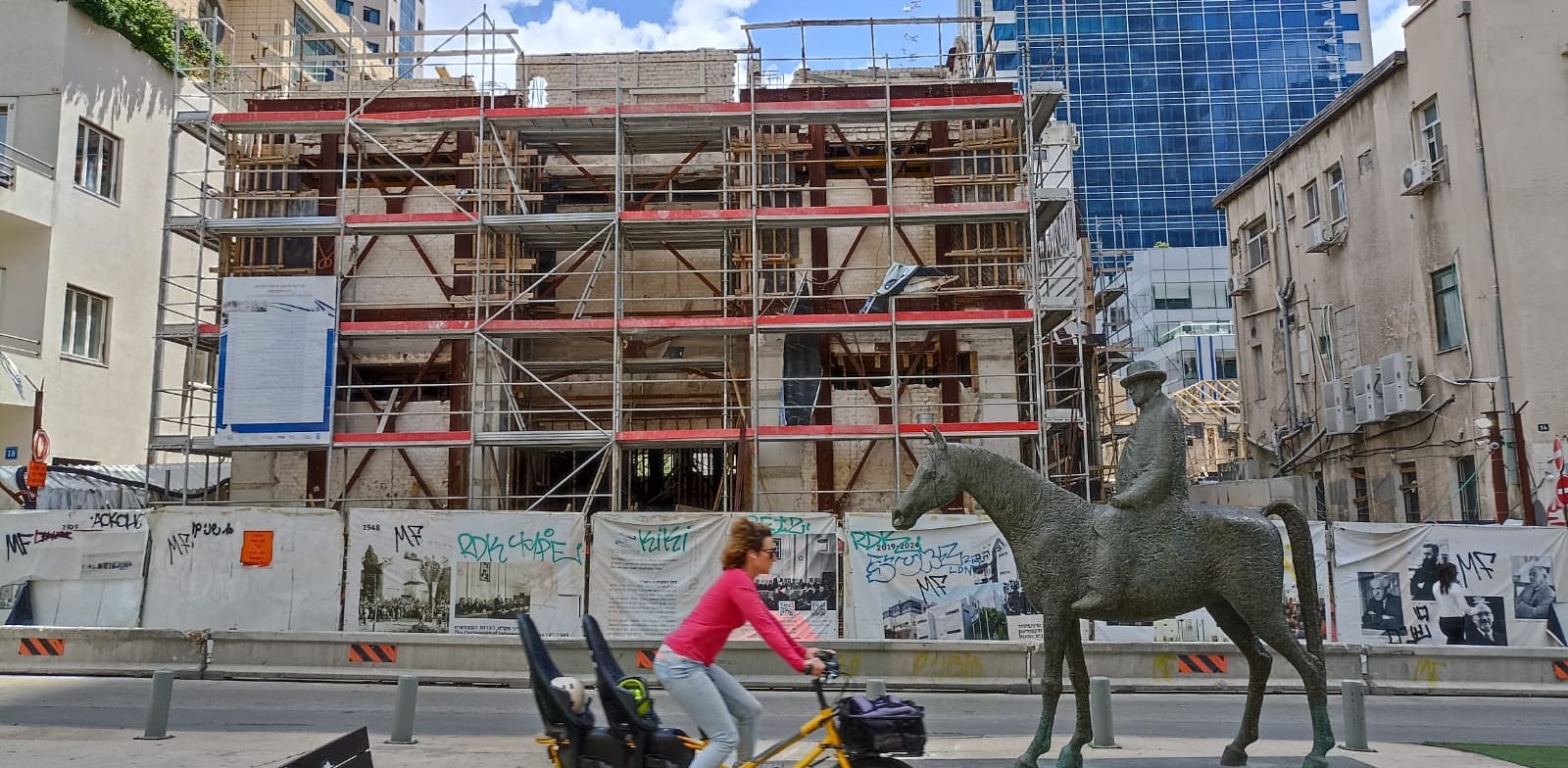 בית דיזנגוף, השבוע. ריק ועזוב / צילום: ניר וייס ודררו