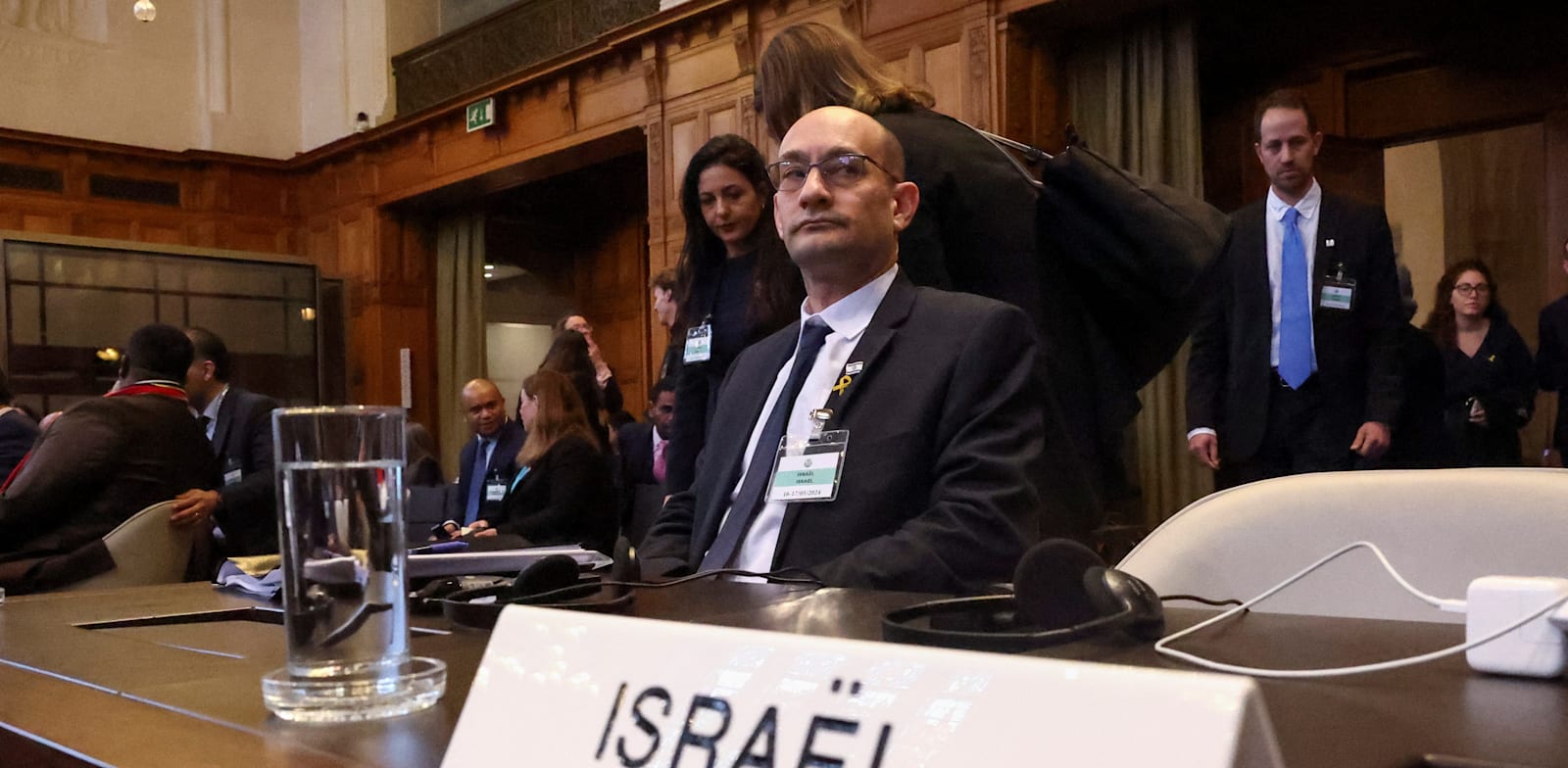 "עו''ד ד''ר גיל-עד נועם במהלך הדיון בבית הדין הבינלאומי לצדק בהאג / צילום: Reuters, Yves Herman"