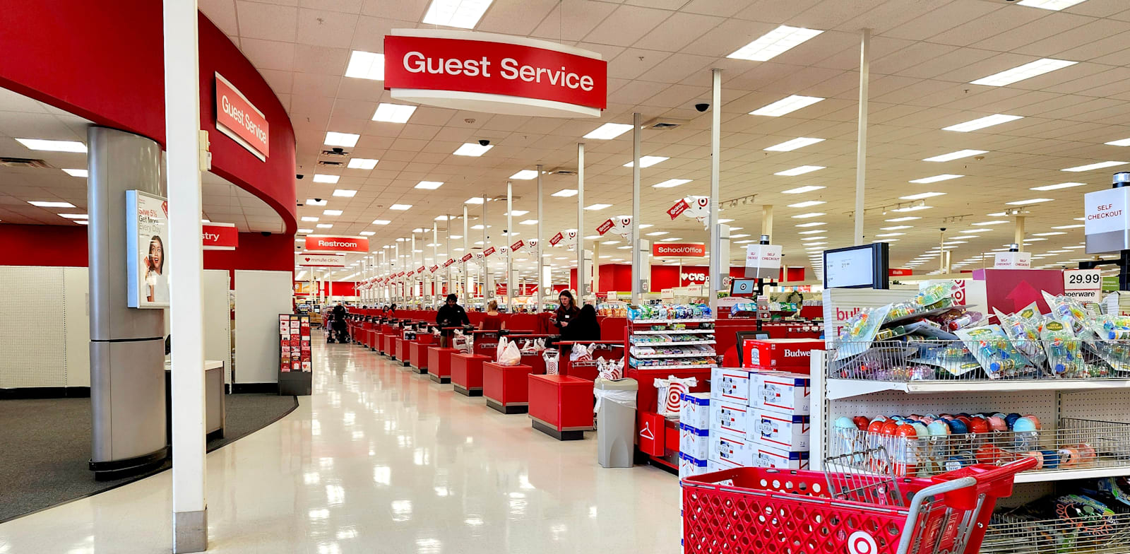 "סניף של טארגט בארה''ב. הורדת מחירים מיידית על 1,500 מוצרים / צילום: Shutterstock"