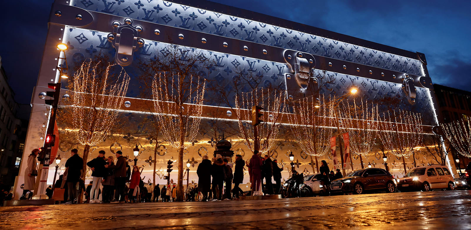 "מלון לואי ויטון בשאנז אליזה, פריז, שהושק השנה. ''להוסיף ממד יצירתי שיגרום לנכסים לבלוט'' / צילום: Reuters, Benoit Tessier"