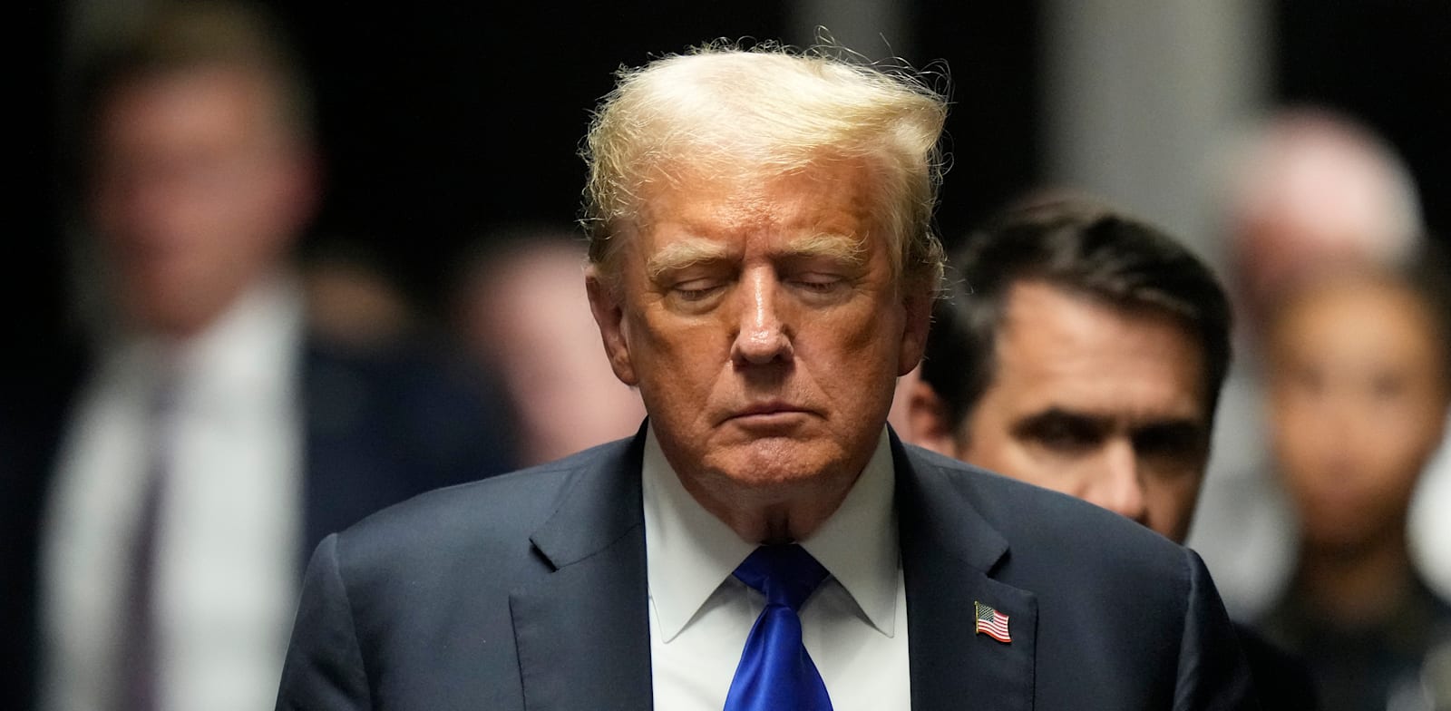 "נשיא ארה''ב לשעבר, דונלד טראמפ, נותן הצהרה לתקשורת לאחר הרשעתו אמש (ה') / צילום: ap, Seth Wenig"