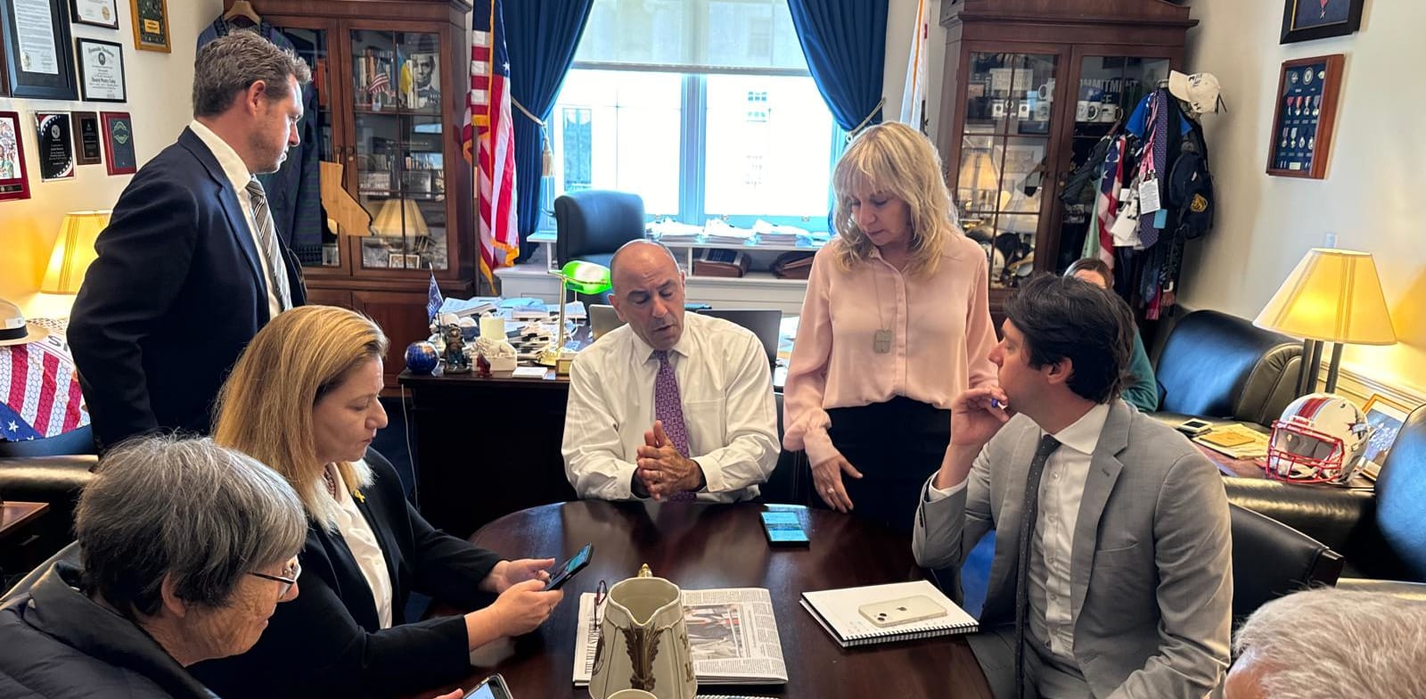 חברי משלחת הצפון עם חבר הקונגרס ג'ימי פאנטה / צילום: Israel Advocacy Group