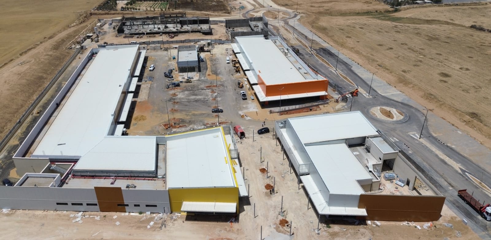 "מתחם SEVEN רהט / צילום: רני צים מרכזי קניות"