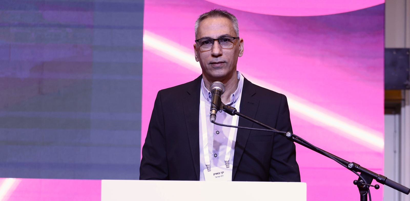 "יקי בוארון, שותף מנהל תחום הנדל''ן ב-EY, בכנס הנדל''ן השנתי / צילום: כדיה לוי"