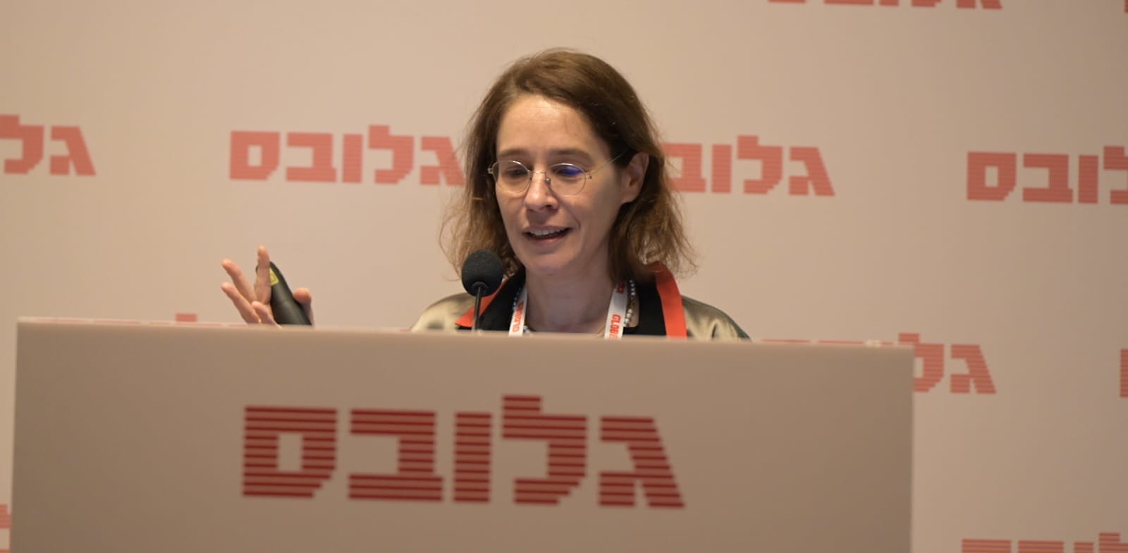 "אלונה בר און, מו''ל גלובס בכנס החברות המשפחתיות / צילום: תמר מצפי"