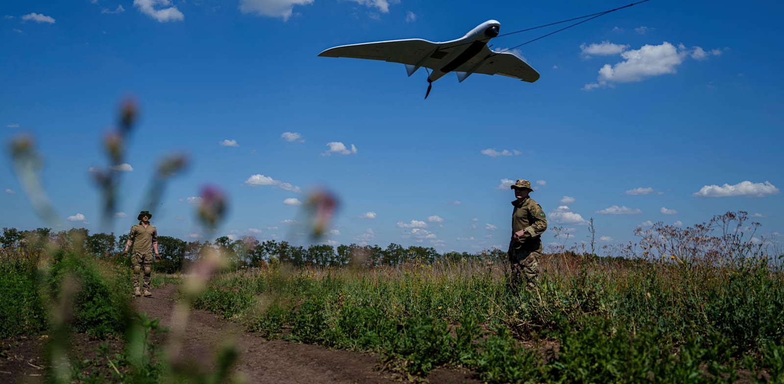 "כטב''ם אוקראיני משוגר אל עבר דונצק / צילום: ap, Evgeniy Maloletka"