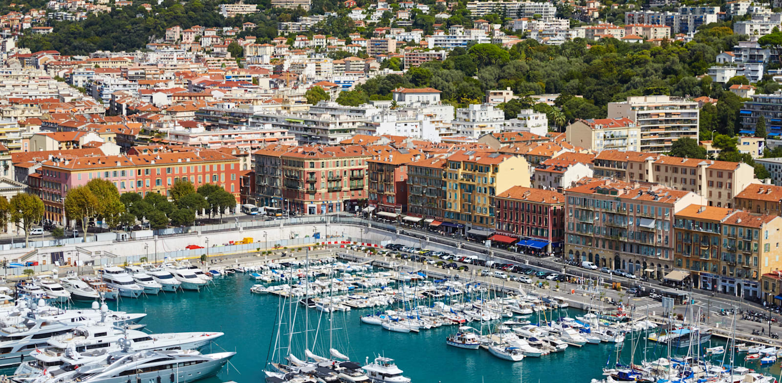 "סירות ויאכטות בנמל ניס, צרפת. המיליונרים מתכוננים לעזיבה / צילום: Shutterstock"