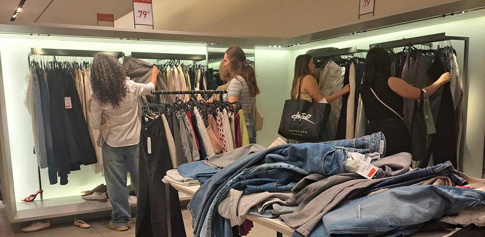 ענף האופנה רושם גידול במחזור הקניות / צילום: טלי בוגדנובסקי
