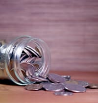 חסכונות בבנק / צילום: Shutterstock, Artem Postoev