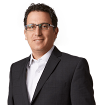 עו''ד רז טפר, שותף M&A וראש מחלקת היי-טק, טכנולוגיה והון סיכון (במשותף), פישר (FBC) / צילום: אופיר אייב. עו''ד רז טפר, שותף M&A וראש מחלקת היי-טק, טכנולוגיה והון סיכון (במשותף), פישר (FBC) / צילום: אופיר אייב.