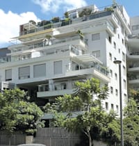 הבניין ברחוב דליה רביקוביץ' בהרצליה / צילום: דני אמר