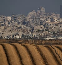 הריסות בניינים בצפון רצועת עזה / צילום: ap, Leo Correa