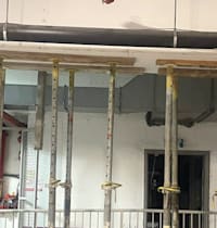 הנכס עדיין בשיפוץ אבל הדיירים התבקשו לחזור אליו. ''ככה מבקשים מאיתנו לנהל שגרת חיים'' / צילום: פרטי