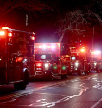 אמבולנסים בדרך לאוניברסיטת בראון לאחר אירוע הירי / צילום: ap, Mark Stockwell