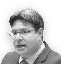 הקונסול הכללי בניו יורק, אופיר אקוניס. ''בנימיני וגואטה'', כאן ב', 11.2.26 / צילום: דוברות הכנסת