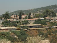 מושב אבן ספיר / צילום: איל יצהר