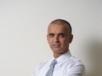 עו''ד אלדד כורש / צילום: איל יצהר