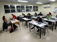 נבחנים בפסיכומטרי. תחום האנגלית יופרד מהבחינה / צילום: טל שחר - ידיעות אחרונות