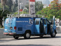ניידת שידור גל''צ - גלי צה''ל / צילום: עינת לברון